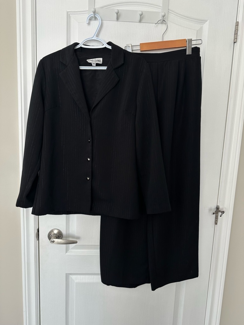 Vintage Fine Line New York Pinstripe 90’s Pant Suit Set Size M - Black/Silver